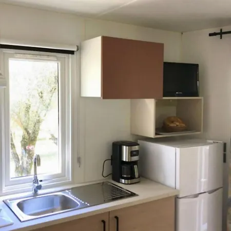 Mobil-home Confortable Avec Terrasse Pour 4 Personnes A - Api-1-52-838 * Vico